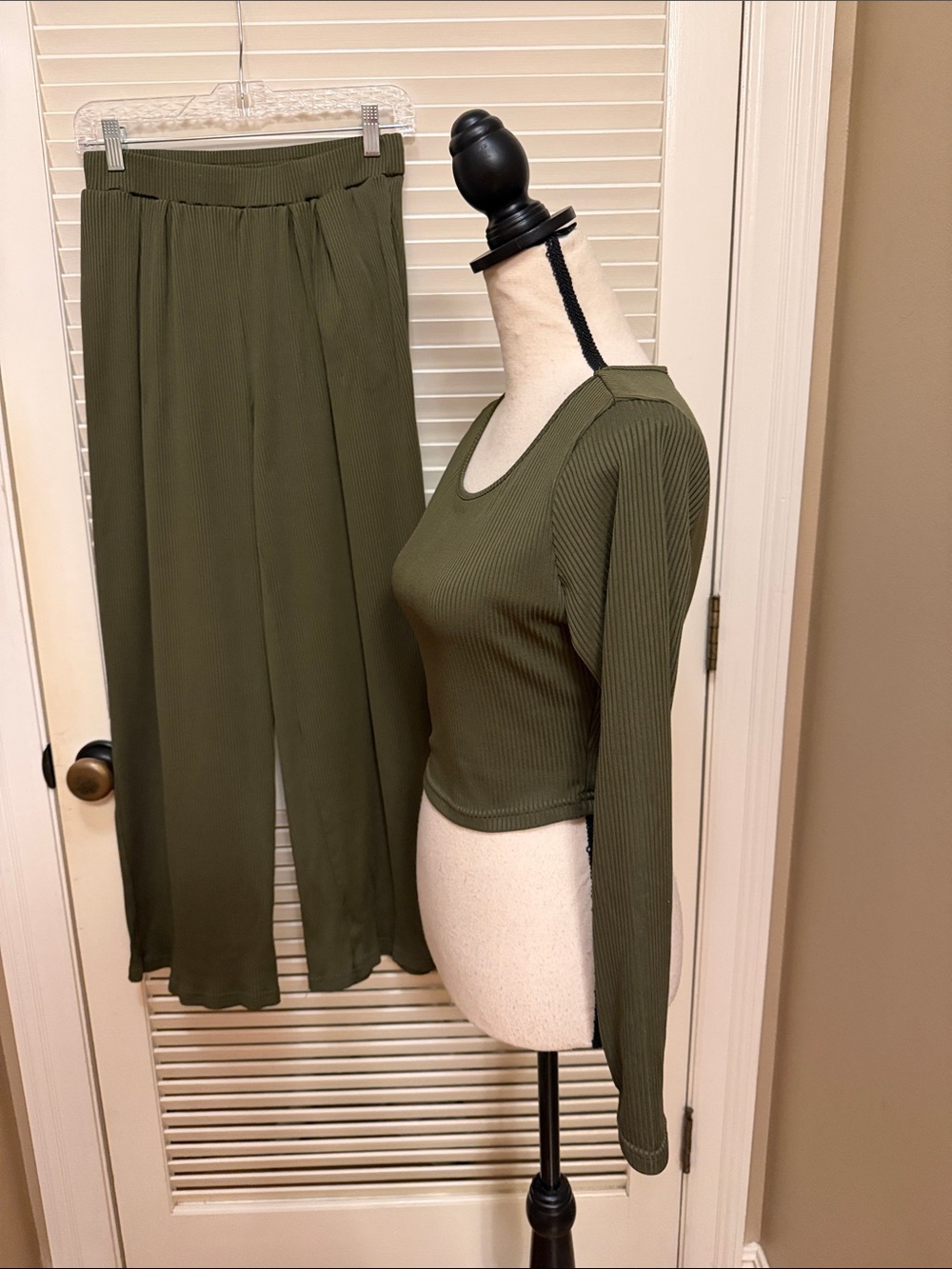 Ekouaer Lounge Set for Women: 2 Piece Ribbed Knit Outfit in Army Green, Size Med - Picture 7 of 15